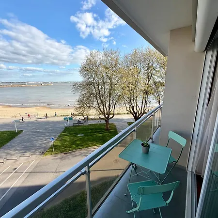 Apartment With Exceptional Views