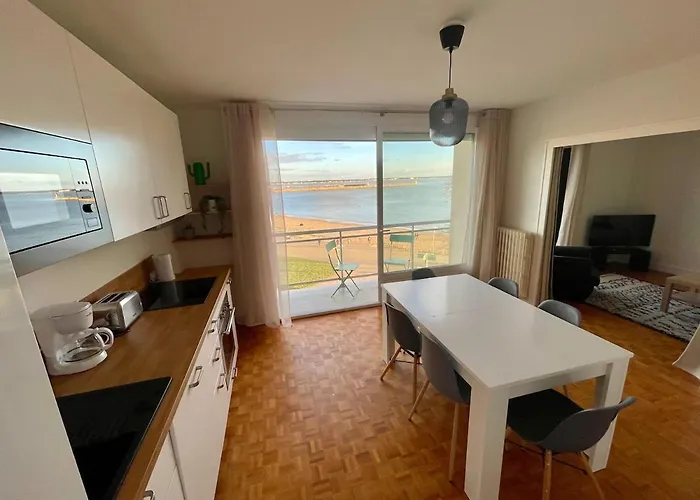 Apartment With Exceptional Views *